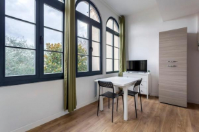 Very bright studio close to Lyon